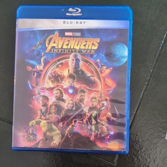 Other - Avengers Infinity War Blu-ray USED